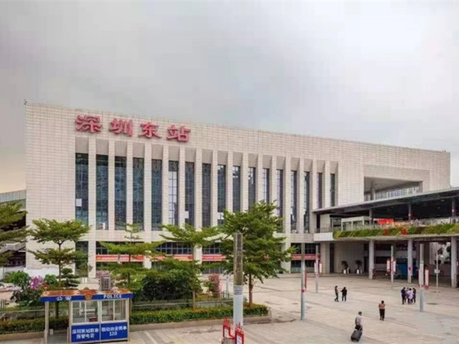 深圳龙岗布吉小产权房带精装修电梯洋房配管道天燃气可落深户楼下大型